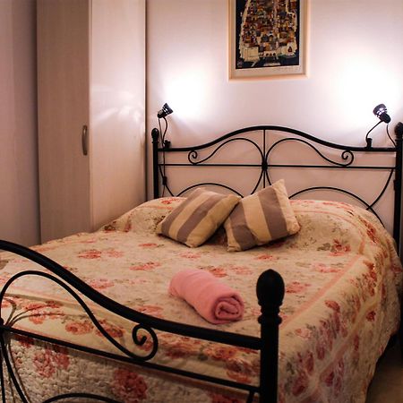 Guesthouse Kamarin Pomena Bagian luar foto