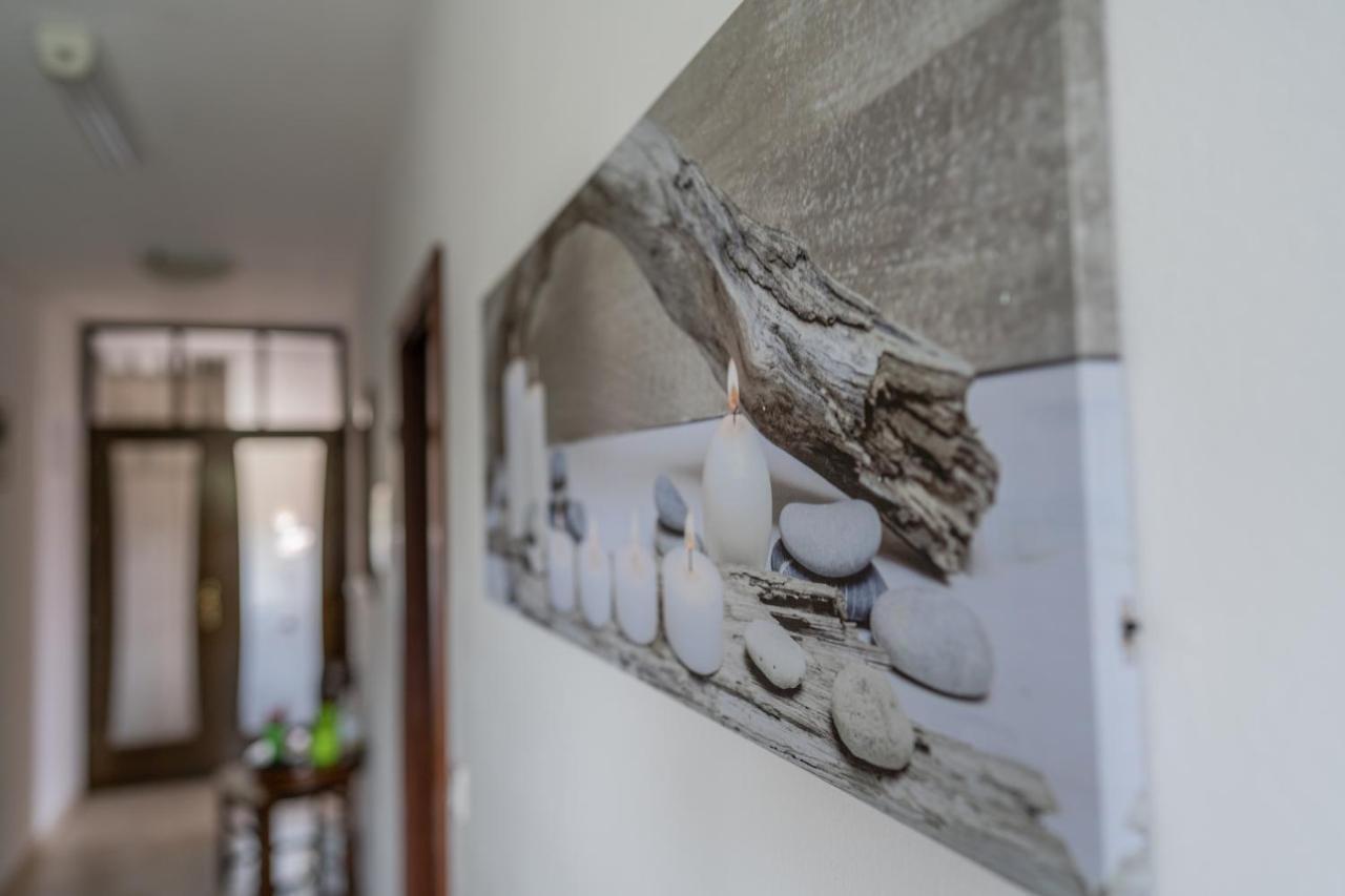 Guesthouse Kamarin Pomena Bagian luar foto