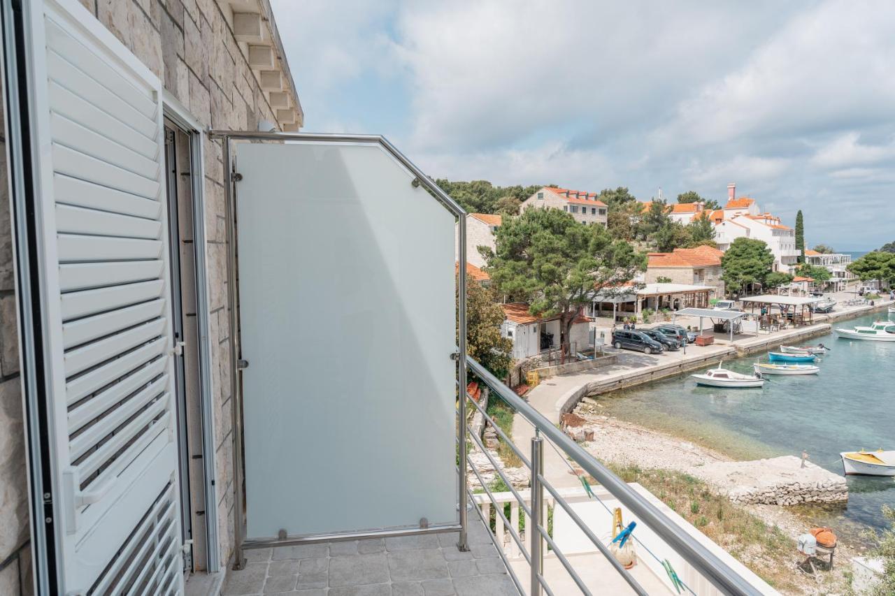 Guesthouse Kamarin Pomena Bagian luar foto